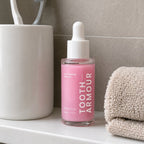 Serum WhiteNova en repisa del baño